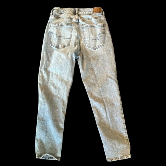 American Eagle Light Wash High Rise Strigid Mom Denim Jean 2S - Picture 3 of 7